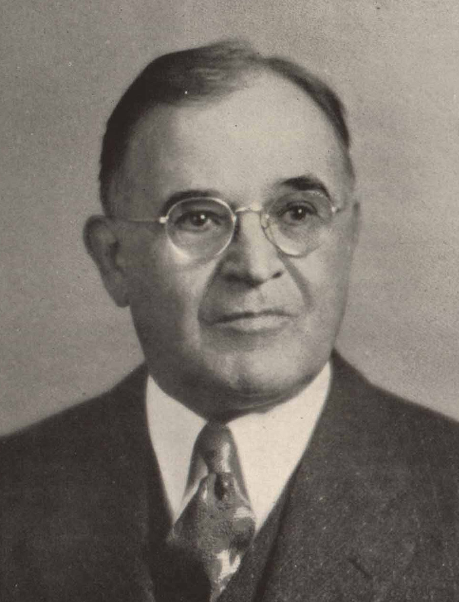 headshot of Landis Tanger