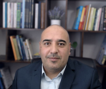 Dr. Farhad Afzali